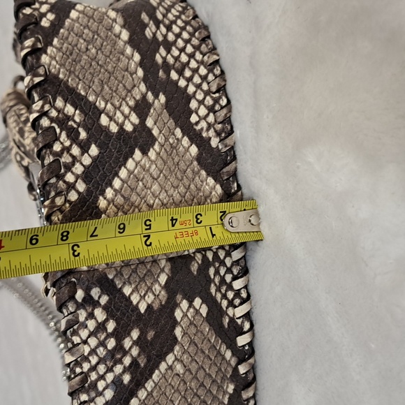 NWT Michael Kors Small Messenger - Picture 9 of 13